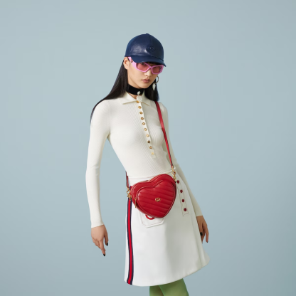 INTERLOCKING G MINI HEART SHOULDER BAG